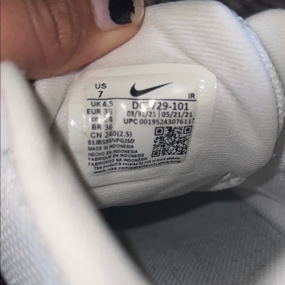 Nike Revolution 6 White and Gray Women’s Athletic Shoes - Picture 4 of 5